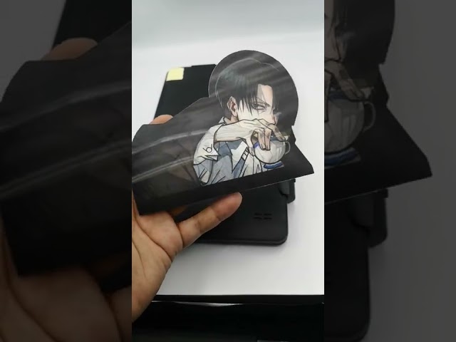 ملصق ثلاثي ابعاد كبير لشخصية ليفاي