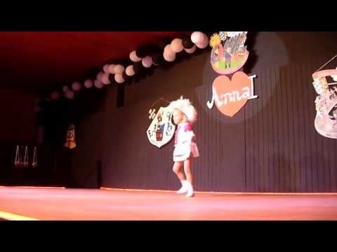 mit 6 Jahren jünstes Tanzmariechen der Muschbacher Ausles Fasching 2013 Mariella.MP4