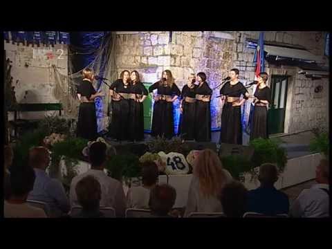 Zeleni se trava - ženska klapa Stentoria - finale FDK Omiš 2014.