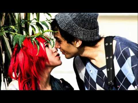 Песня вдохновляющая. Это - хит! Море любви!