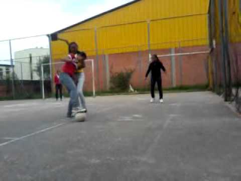 jogo de futebol das meninas