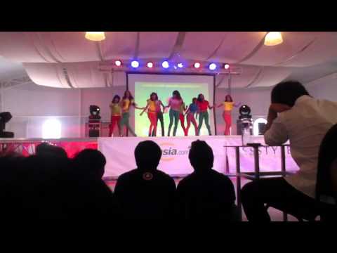 Girls' Genesis Gee @kpop cosplay convention 2