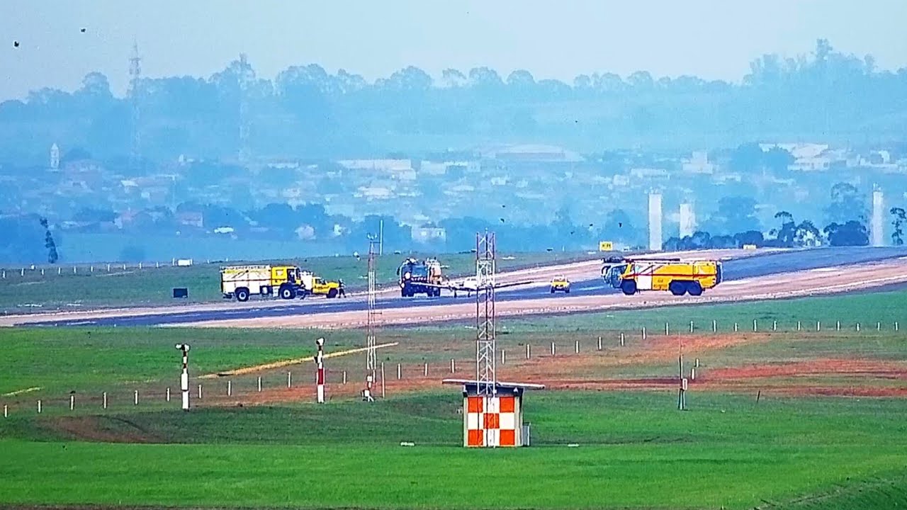 AVIÃO COM PANE NO TREM DE POUSO DECLARA EMERGÊNCIA E FAZ POUSO EM CAMPINAS VIRACOPOS VCP-SBKP