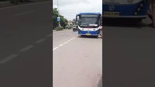 preview picture of video 'KSRTC first electric bus at kayankulam (kavala)'