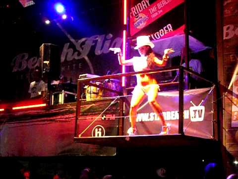 Beach-flirt 09-08-2010