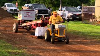 preview picture of video 'Garden Tractor Pull at 2014 Reno (Ohio) VFD Social'