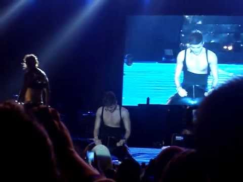 130420 eru ripping his shirt [love song] - ERU 1st concert JAKARTA