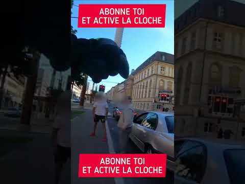 😱A BIKER helps AN ELDERLY PERSON who is ATTACKED by a MADMAN #shorts