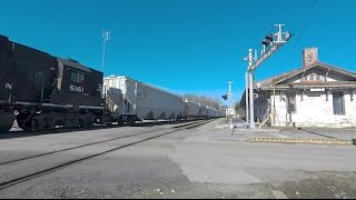 preview picture of video 'NS Freight with High Nose GP38-2 at Decatur, AL Depot'