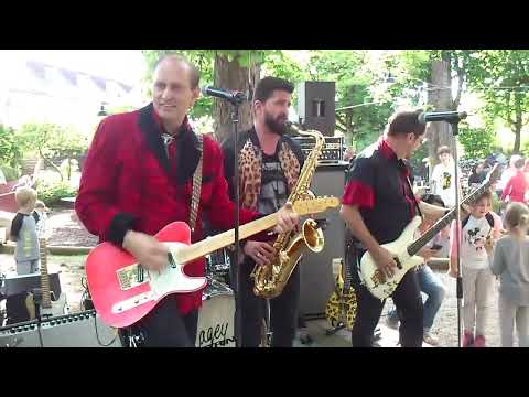 Cagey  Strings 2017 im Biergarten Heide Volm - Runaway