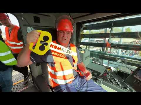 Komatsu PC400E-11 electric mining shovel at Bauma 2022