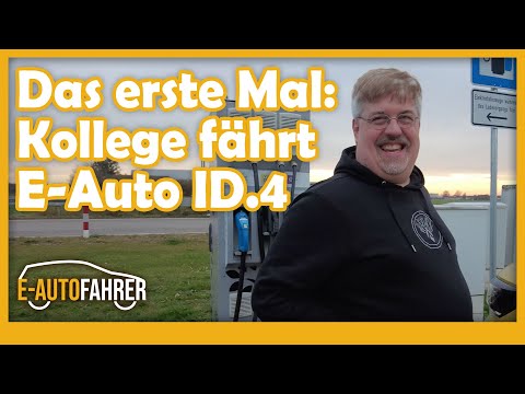 Kollege Andy fährt das erste Mal ein E-Auto - den VW ID.4