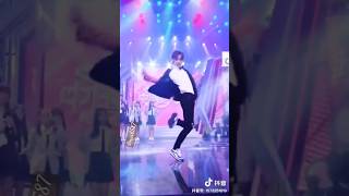 Download lagu 😜😜😜🔥🔥outstanding dance performance😘||2023||#trendingshorts#yibo  #youtubeshort  #tiktokdancevideo mp3