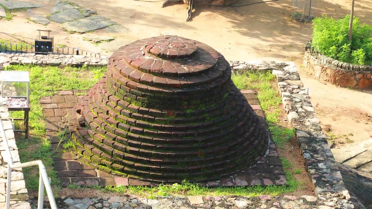 Discover the highlights of Sithulpawwa Rock Temple.