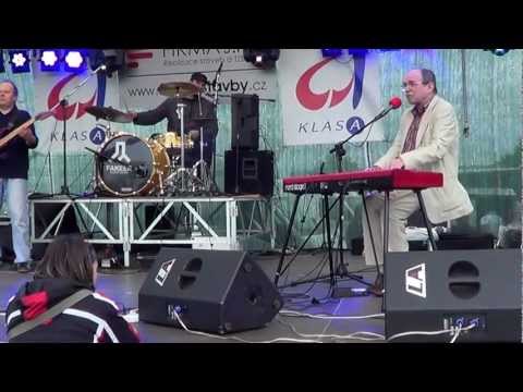 Není nutno (Jaroslav Uhlíř s kapelou)