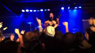 Mustasch på Black City