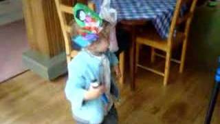 Ruben is jarig en zingt Kabouter Plop