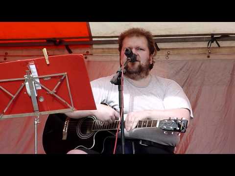 Sepi Kumpulainen - Kaapin Takana On Seppo (live)