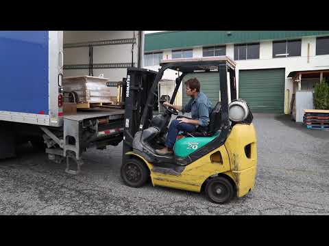 How to Unload a Pallet off a Delivery Truck