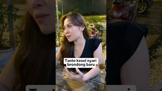 Download lagu The aunt is looking for a new brondong mp3 Download lagu The aunt is looking for a new brondong mp3