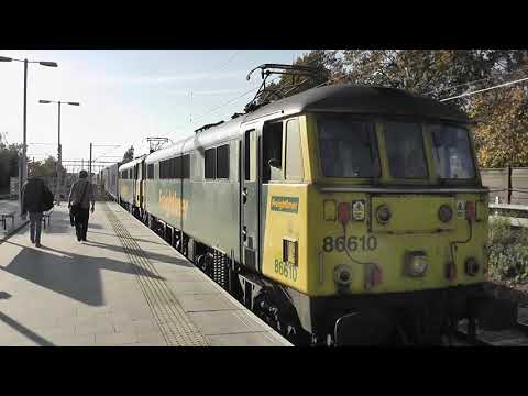 (HD) Freightliner 86610 & 86638 pass Caledonian Road & Barnsbury - 28/10/11