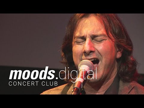 Live at Moods: Pippo Pollina – Palermo Acoustic Trio «Il Sole Che Verrà»