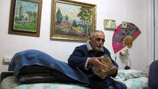 הפתרון להקלה בכאבי בצקת ברגליים - צילום משופר (ידידנו היקר משה רצון ז"ל) - התמונה מוצגת ישירות מתוך אתר האינטרנט יוטיוב. זכויות היוצרים בתמונה שייכות ליוצרה. קישור קרדיט למקור התוכן נמצא בתוך דף הסרטון