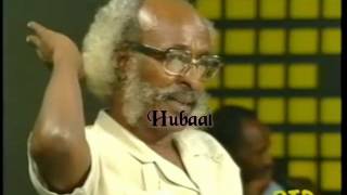 DAAWO Hadraawi Oo Si Farshaxamaysan  Sharrax Uga Bixinaya Gabayga GUD GUDE & Asbaabta Uu U Cuskaday