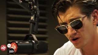 Arctic Monkeys - I Wanna Be Yours - Session Acoustique OÜI FM