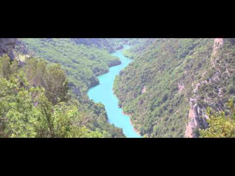 Yard Build SR400 'Lightning' by Deus