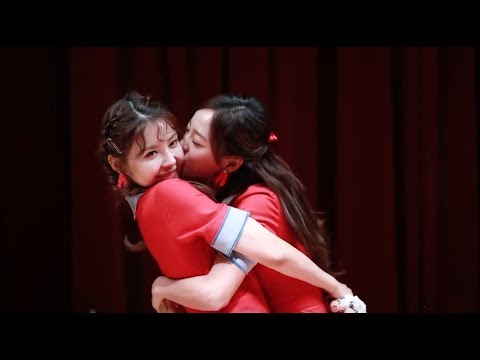 Sejeong and Nayoung Being Gay