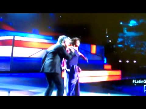 Sergio Dalma y Daniela Romo: Yo no te pido la luna "Latin Grammy" (cortito)