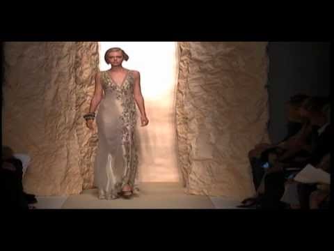 Donna Karan Spring 2011-Daily Buzz Edition