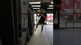 Before you kick the heavy bag #muaythaitechnique #muaythai #kickboxing #martialarts