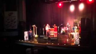 Virginia labuat    "circus"