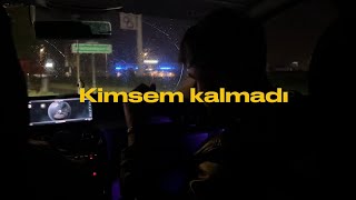 Kimsem Kalmadı Lyrics English Translation