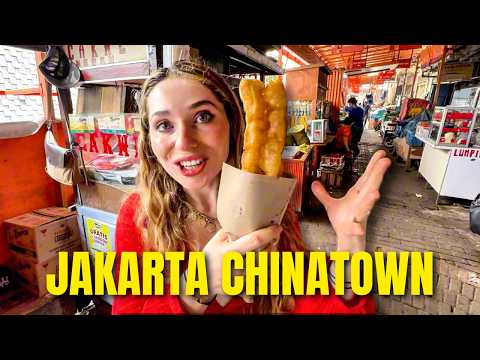Only Eating STREET FOOD in JAKARTA for 24 Hours 🇮🇩 (Glodok)