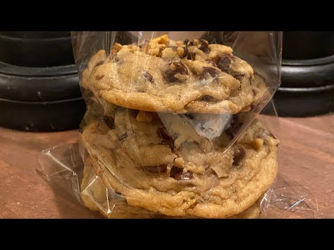 Walnut Chocolate Chip Cookies