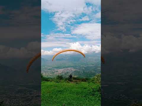 Volando parapente en Catamayo Loja#volar #parapente #turismoecuador #quehacerenloja #disfrutalavida