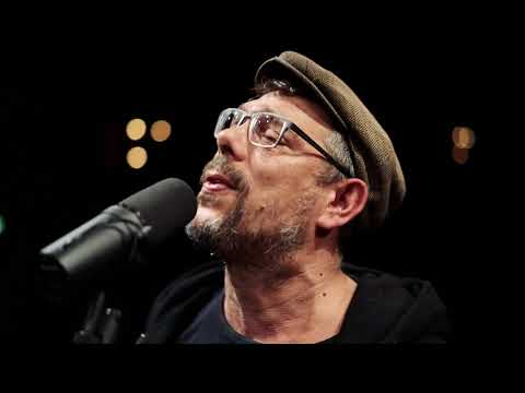 Felix Römer und Nachtfarben - Verhinderter Held (Livesession)