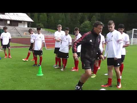 Controllo e conduzione della palla nel calcio? Stefano Eranio te li spiega al Milan Camp di Cortina!