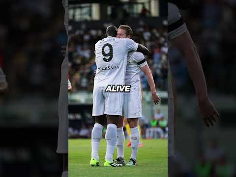 De Bruyne scored 2 goals in his Napoli debut — Lukaku’s the happiest man alive. 😳🤣