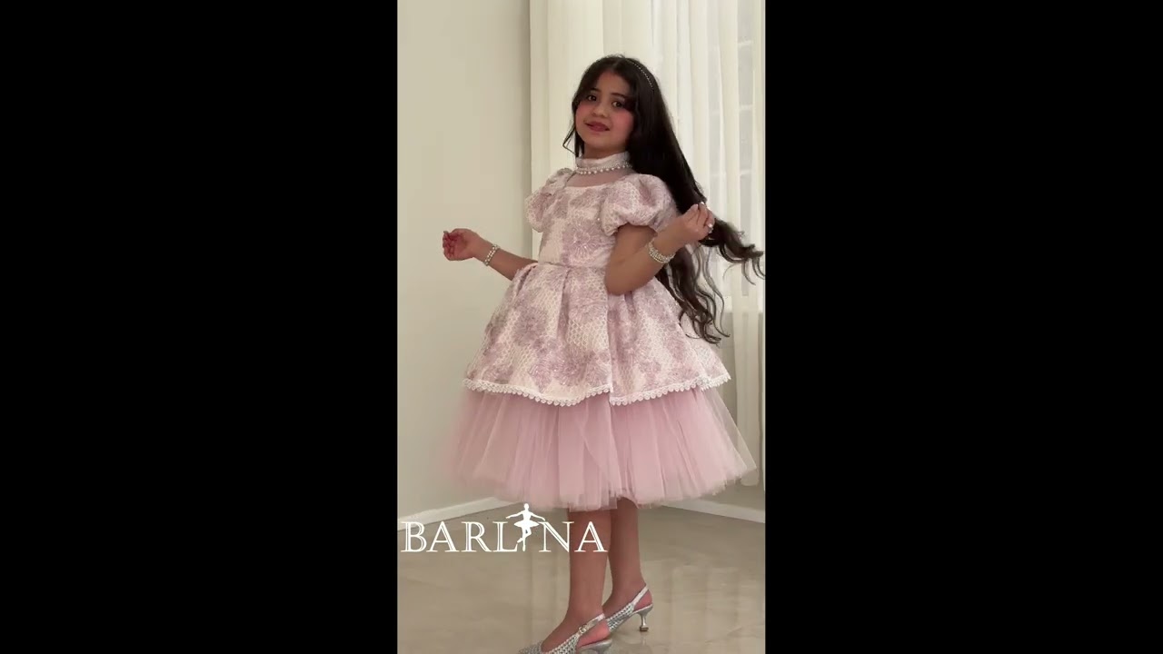 فستان بناتي وردي فاتح منفوش وناعم - سنة