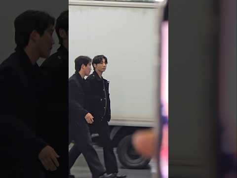 BTS 정국 VIP 시사회 퇴근길 실물 느낌 Jung Kook VIP Premiere after work (251027) #bts #정국 #jungkook #shorts