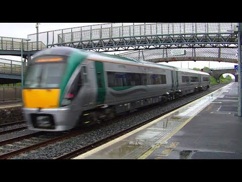 Irish Rail 22000 Class Intercity Trains x 2 - Kildare Station, Ireland