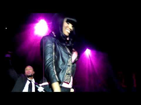 Nicki Minaj and Robin Thicke @Nokia Theatre in NYC 12/14/09