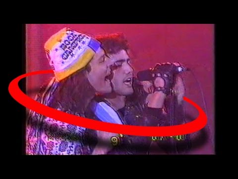 Sola En La Cancha - Attaque 77