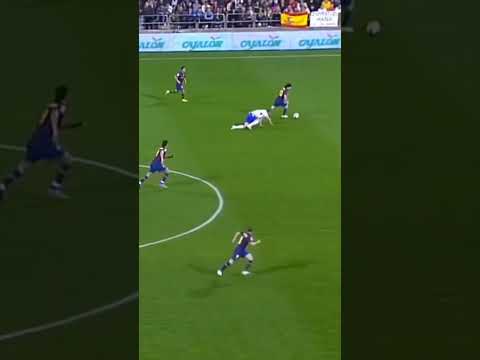 Messi Dribbles Entire Team 😨🌪️🐏