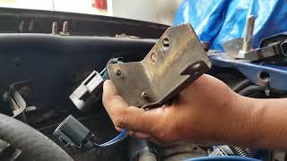 86 Nissan d21. Install/Remove Ignition Coils/Ignition Control Module's.