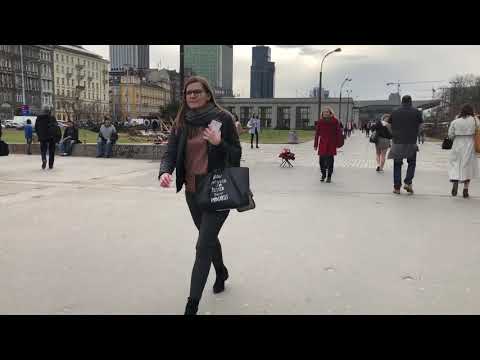 walking round warsaw